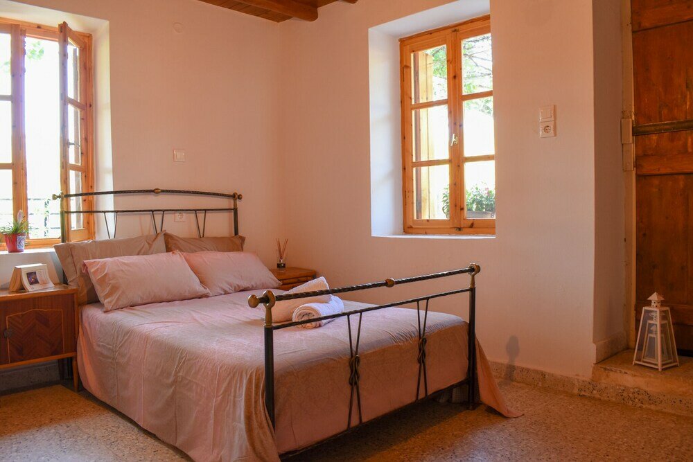 Фото Stone Residence With Sea Views Near the Beach