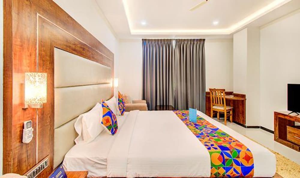 Фото Fabhotel The Rs Suites