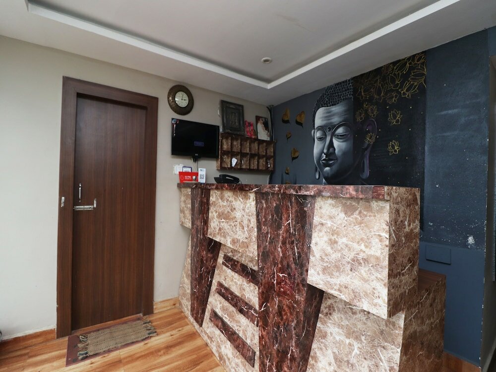 Фото Oyo 28767 Landmark 3