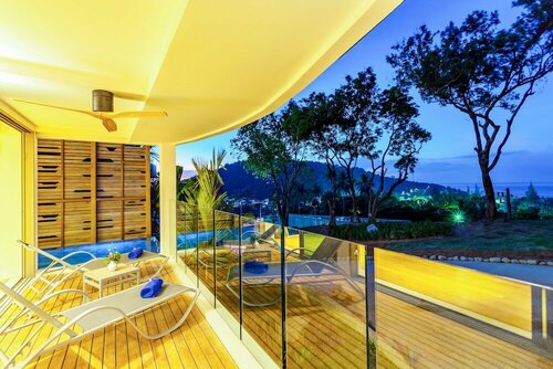 Гостиница Crest Resort & Pool Villas в Провинции Пхукет