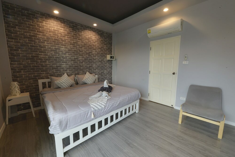 Фото Livit70's hotel & hostel