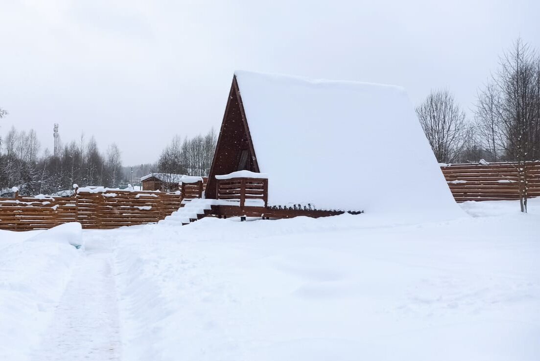 Фото Дом Углом