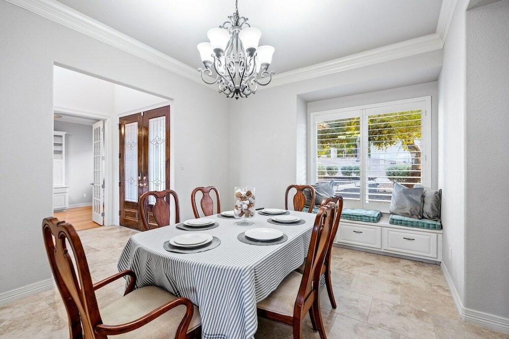 Фото Hillside Infinity Pool Retreat