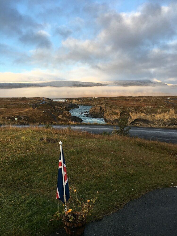 Фото Fosshóll Guesthouse