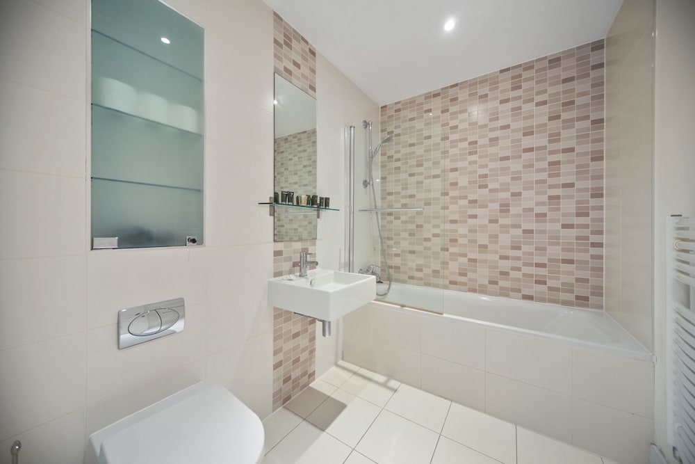 Фото 2 Bed Executive Apartment Near Camden Market with WiFi