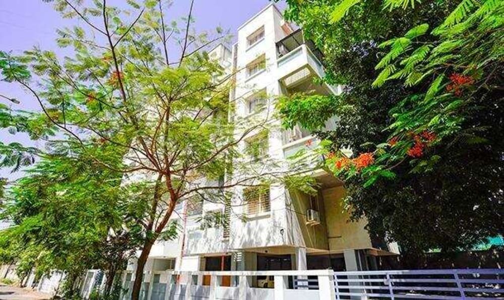 Фото Fabhotel Woods Regency