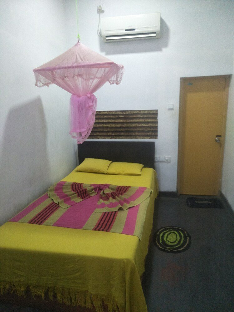 Фото Barthiya Tourist Guest