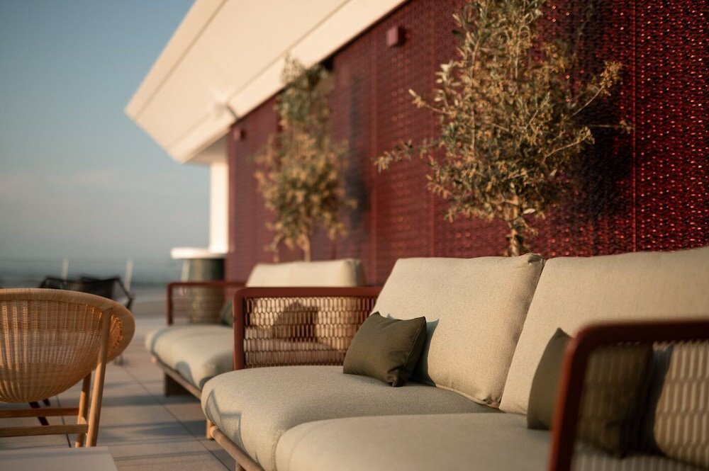 Фото Laguna Faro Suites - Adults Only & Free Beach