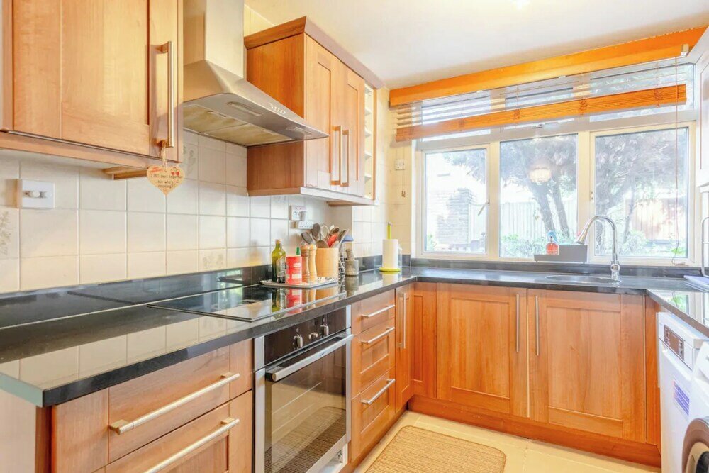 Фото Lovely 3bd Family Home With Garden - North Sheen