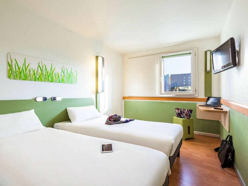 Фото отеля 2