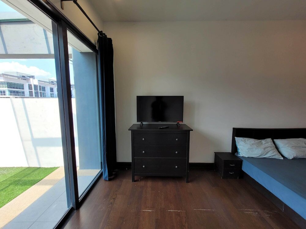 Фото V Residence SunwayVelocity by SleepyBear