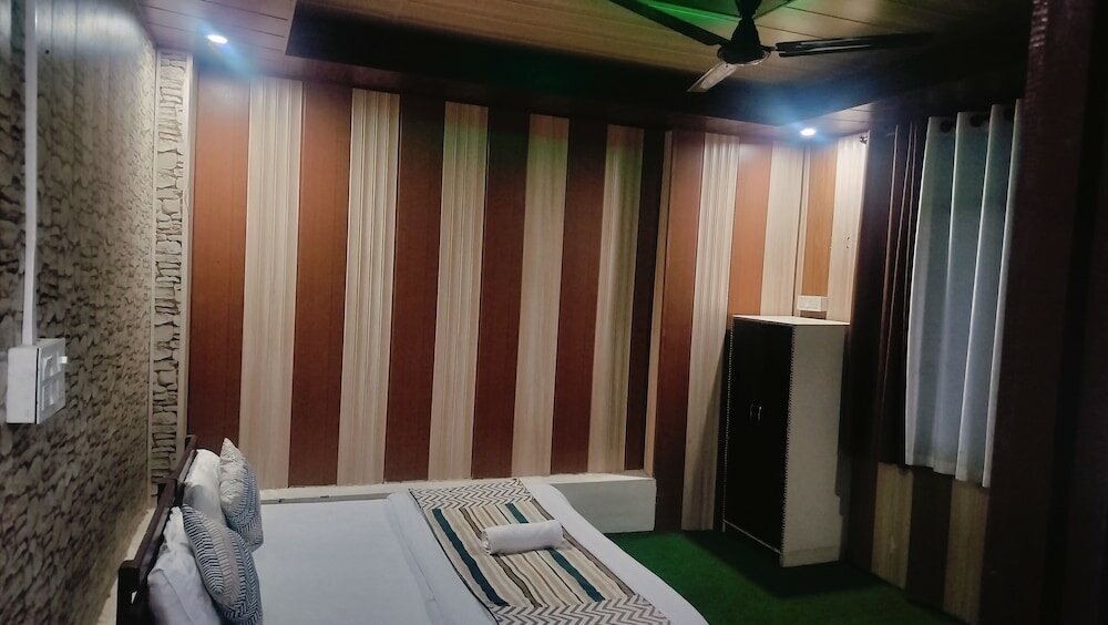 Фото Hotel Nirbana Heights