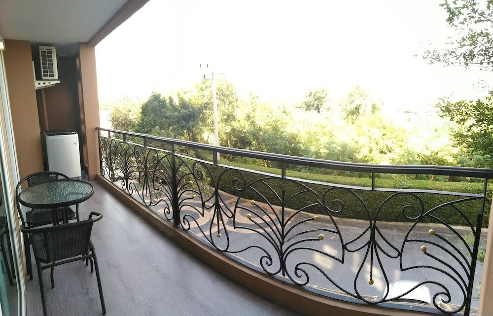 Фото Atlantis Condo Resort