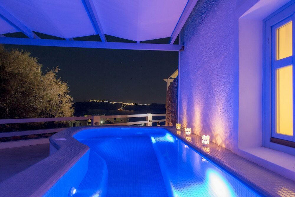 Фото Earino Suites & Villas