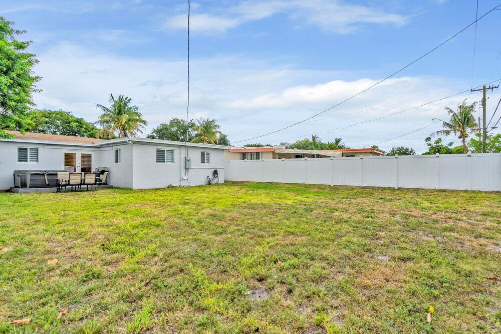 Фото Hollywood Hills House w Backyard-BBQ