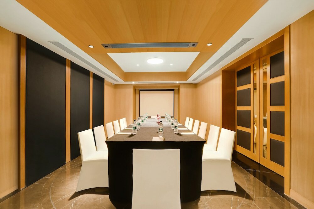 Фото Lemon Tree Hotel Viman Nagar Pune