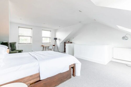Spacious 2 Bedroom Retreat In East Dulwich