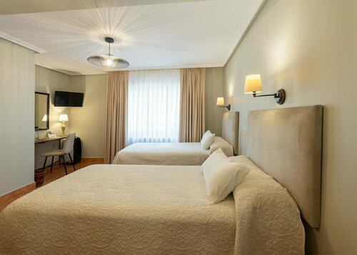 Гостиница Logis Hotel Restaurante La Casa de Juansabeli
