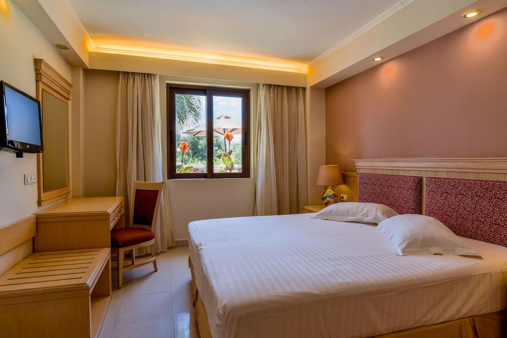 Фото Okeanis Golden Resort