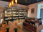 Ladoga Wine (Oktyabrskiy Avenue, 104), alcoholic beverages