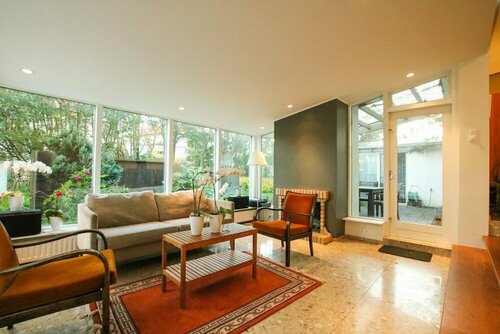Гостиница Large Modern Family House в Рейкьявике
