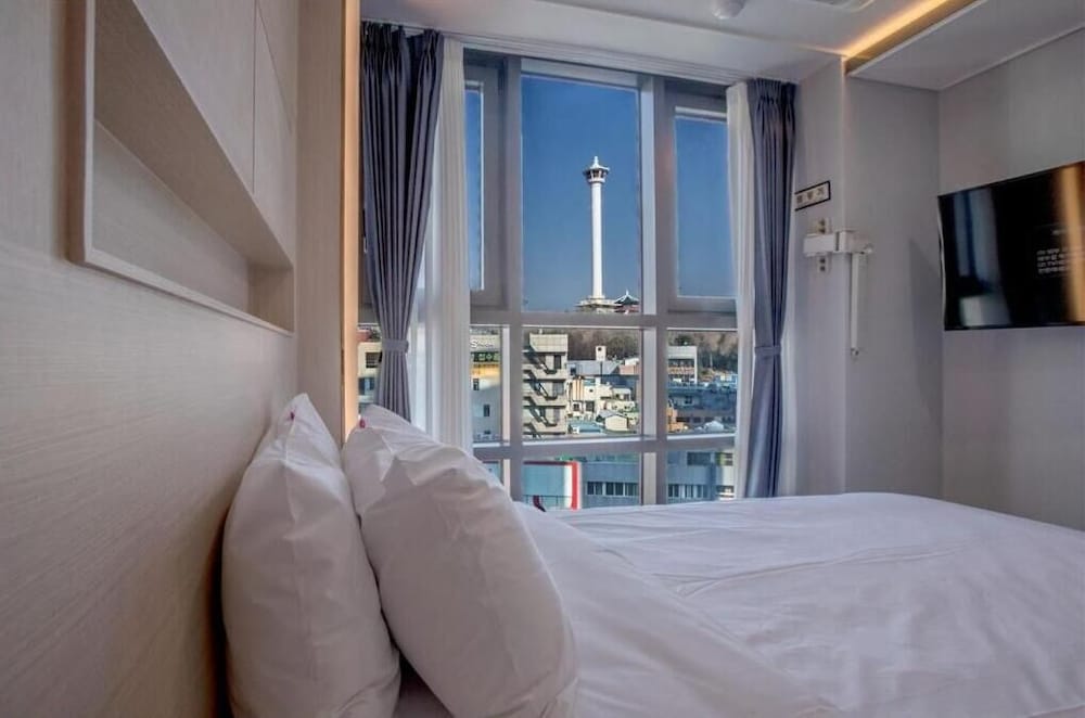 Фото GriffinBay Hotel