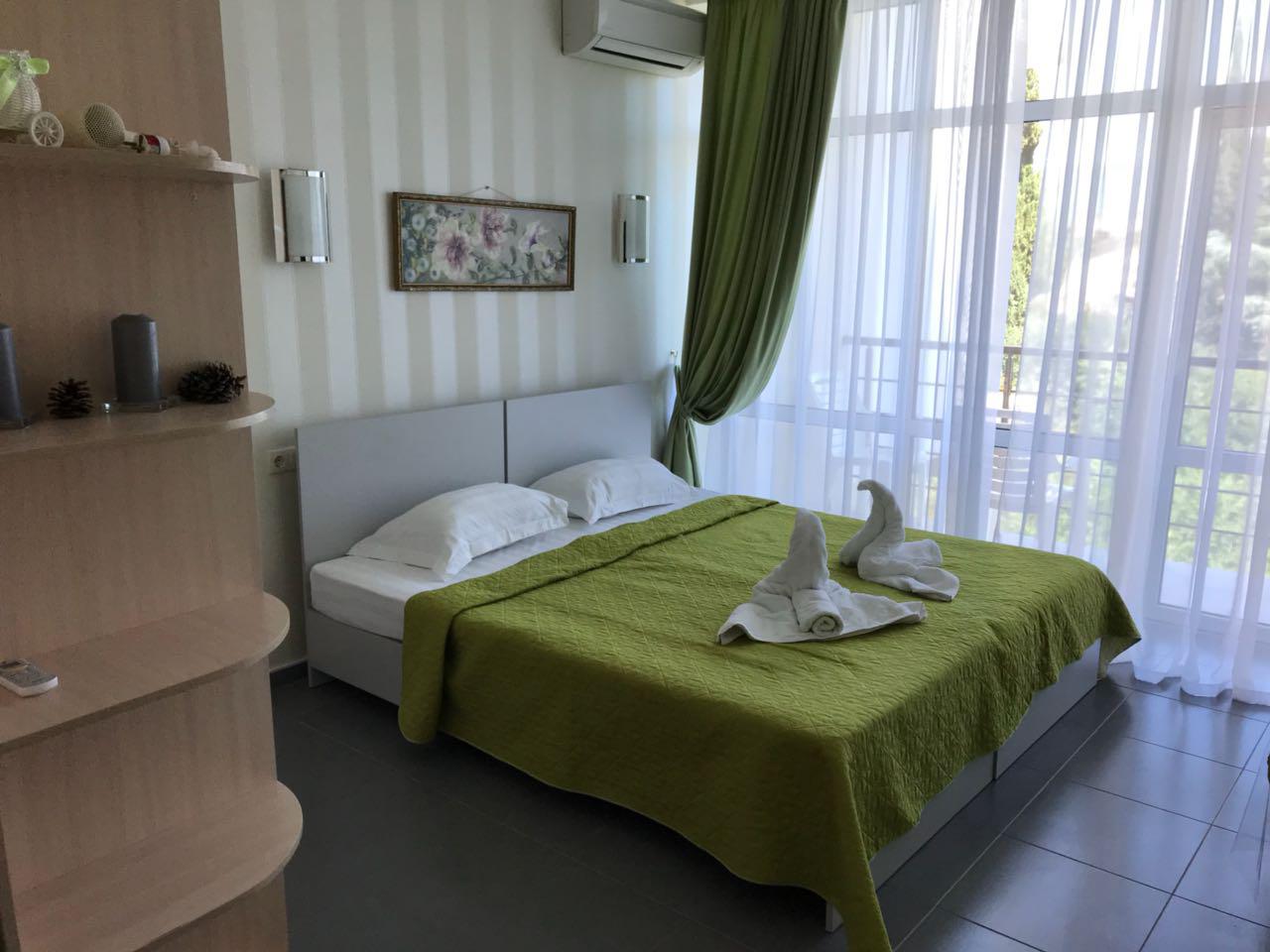 Фото Алушта на ладони