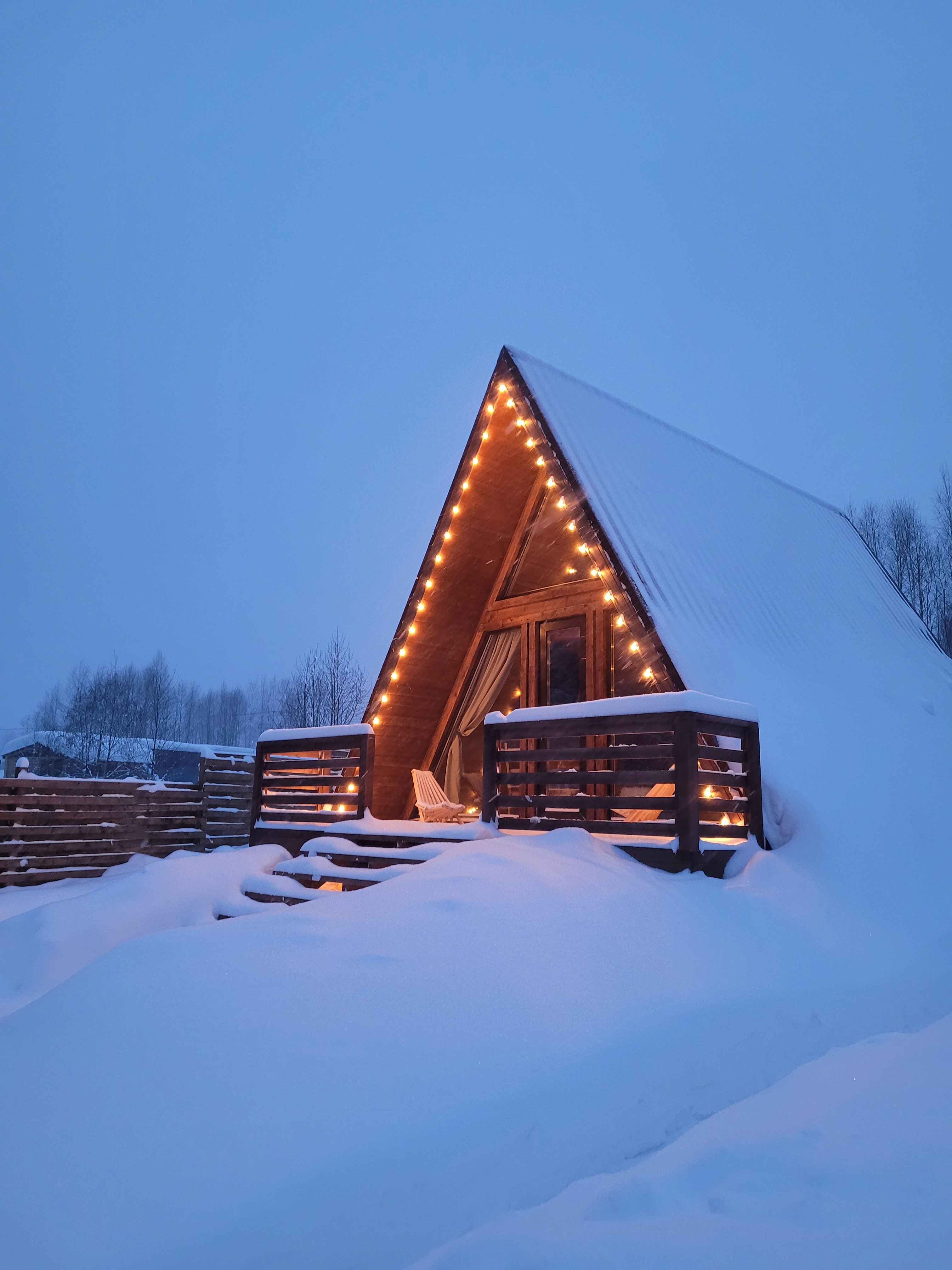 Фото Дом Углом