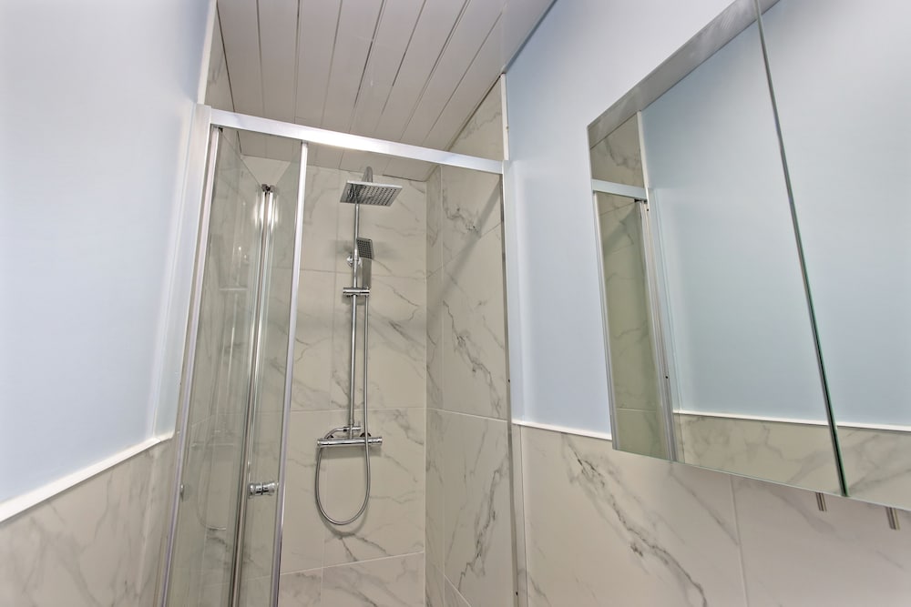 Фото 3 Bedrooms with Fast Wi-Fi