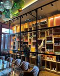 Bu&Khari Wine Bar (Shota Rustavelis gamziri, 37), restaurante