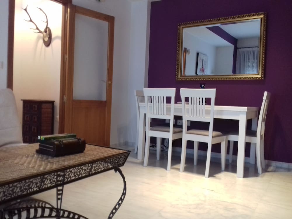 Фото Deluxe Centre Apart with Parking