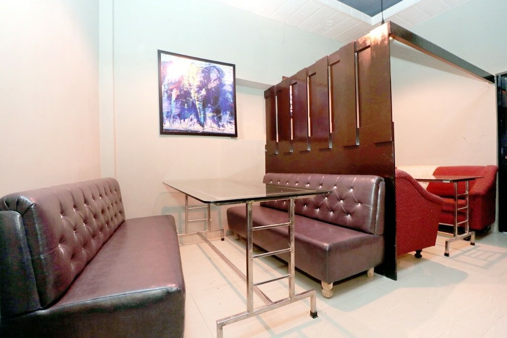 Фото Oyo 39626 Rj Royal Guest House