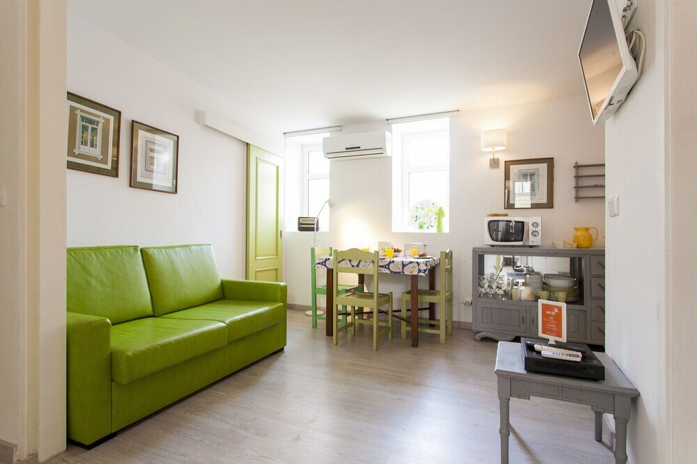 Фото Altido Charming 2br Apt w workspace at the heart of Alfama