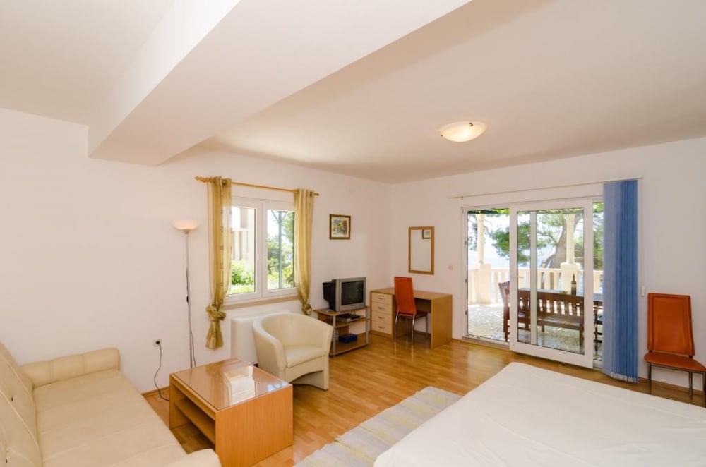 Фото Apartments Plavac Mali