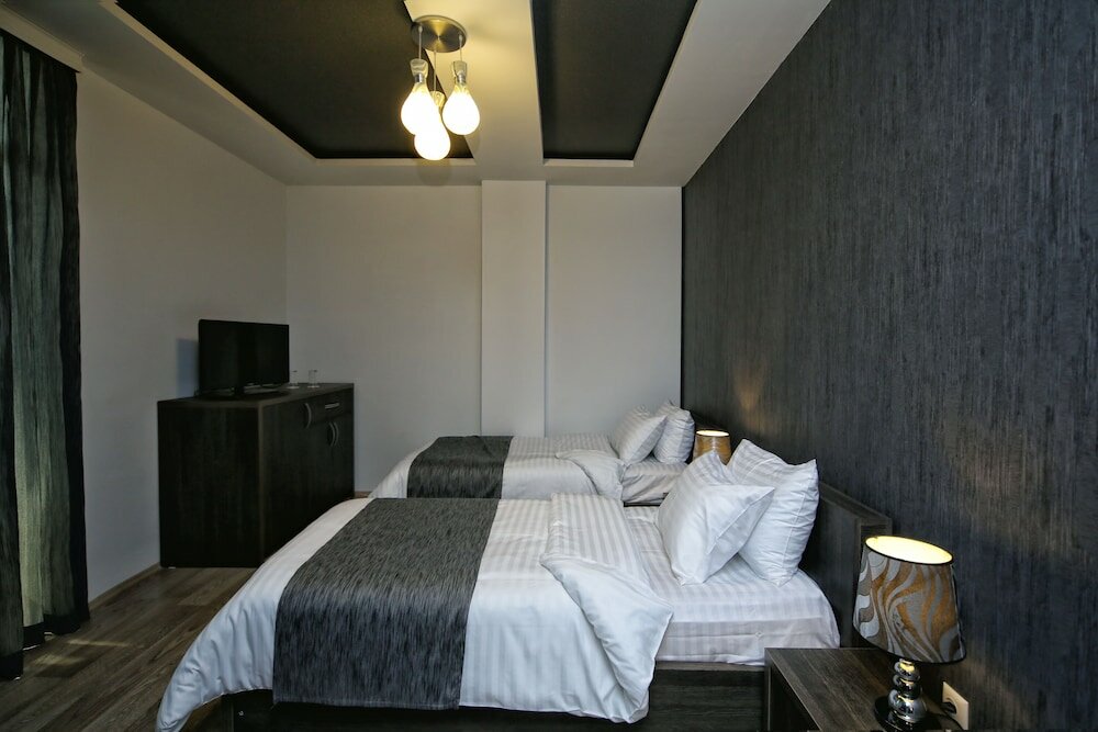 Фото Continental Hotel