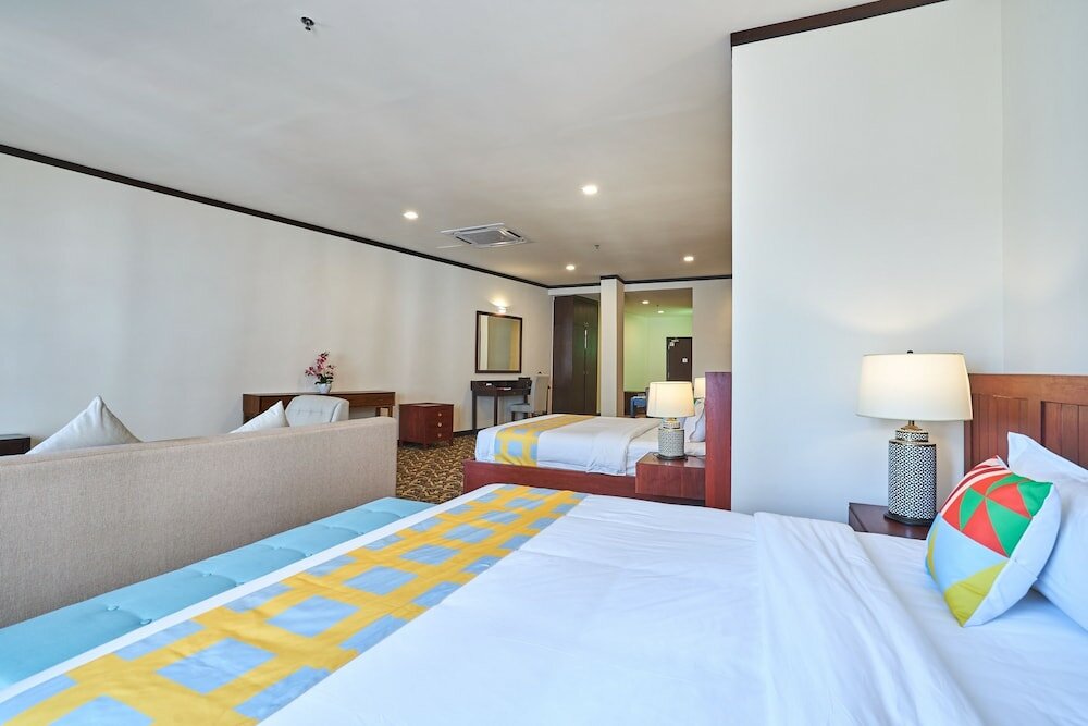 Фото Oyo Home 89378 The Platinum Suites