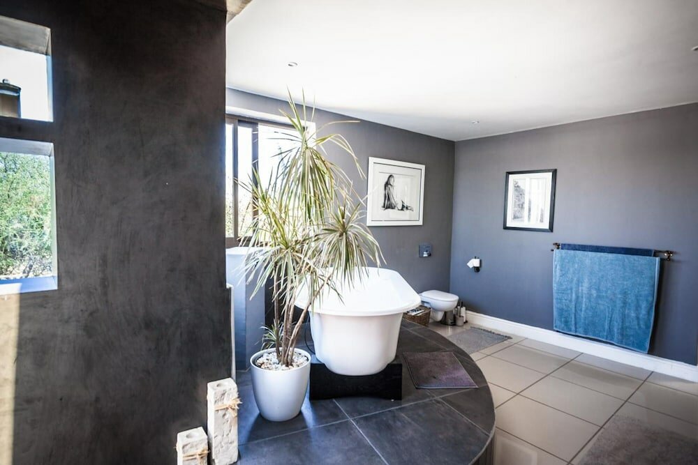 Фото The Embassy