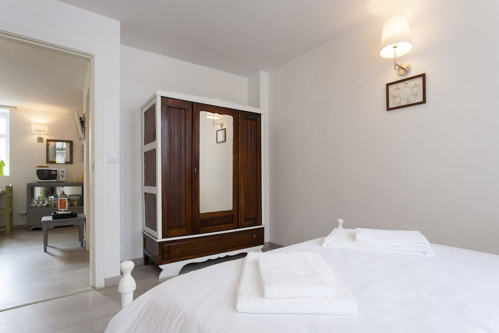 Фото Altido Charming 2br Apt w workspace at the heart of Alfama