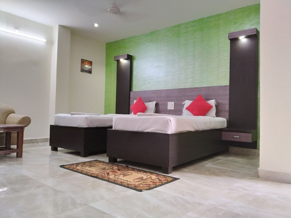 Фото отеля 2