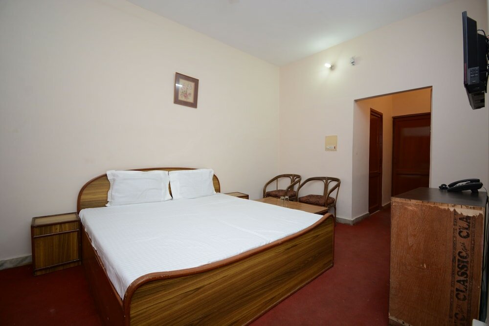 Фото Oyo 37159 Hotel Tanveer