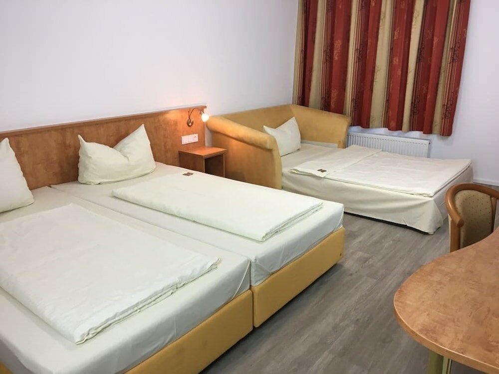 Фото Main Kinzig Hotel am Limes