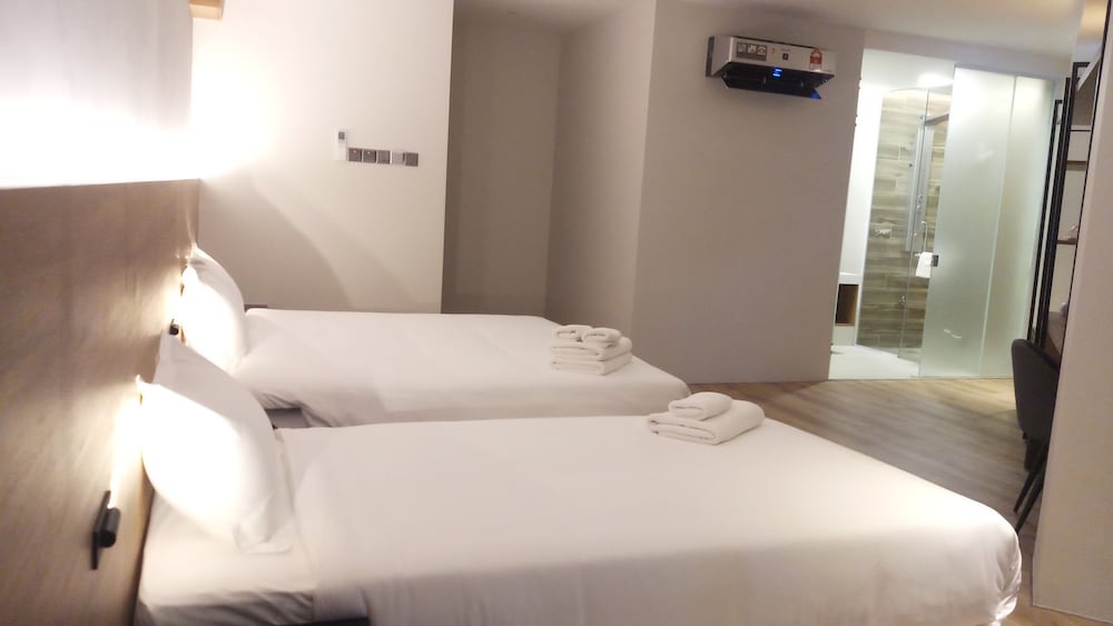 Фото Roxy Hotel Padungan