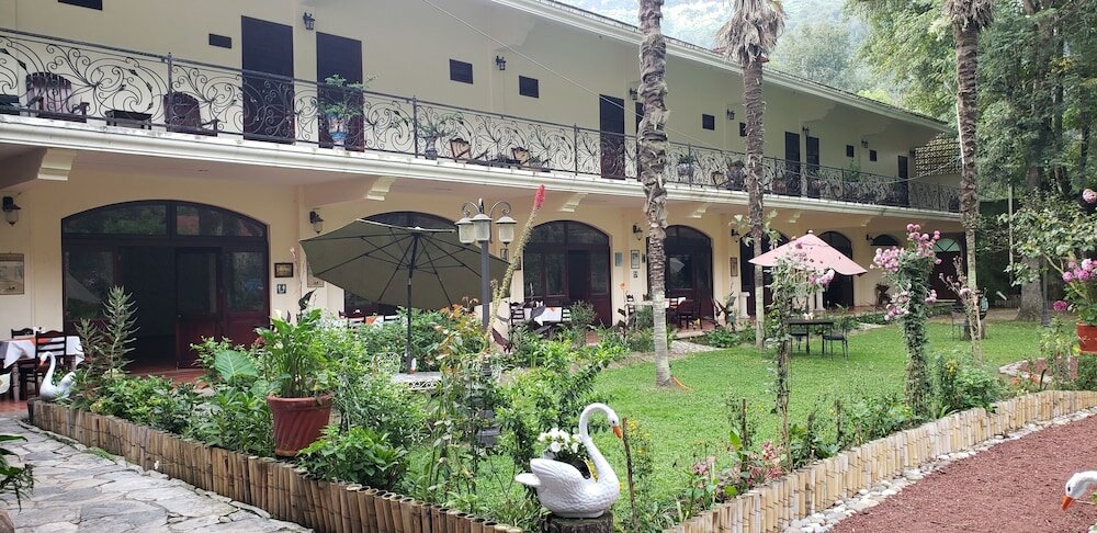 Фото отеля 1