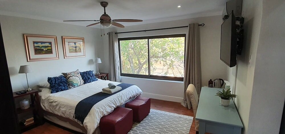 Фото The Embassy