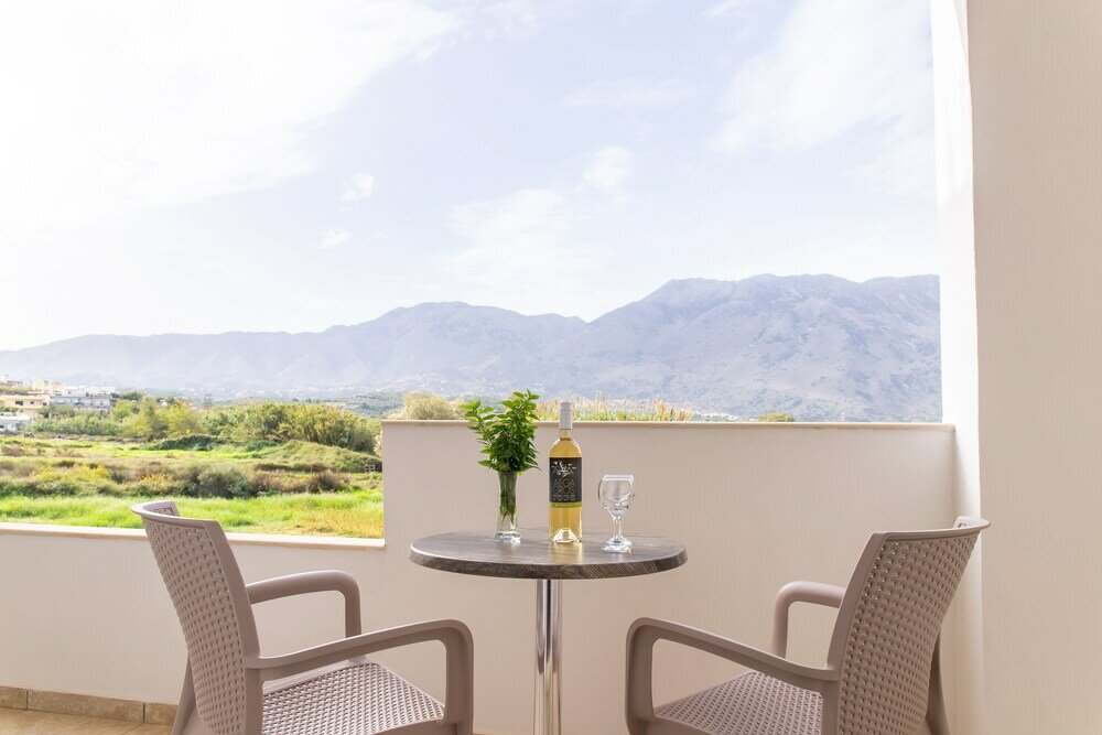 Фото Arigiri Apartments & Suites