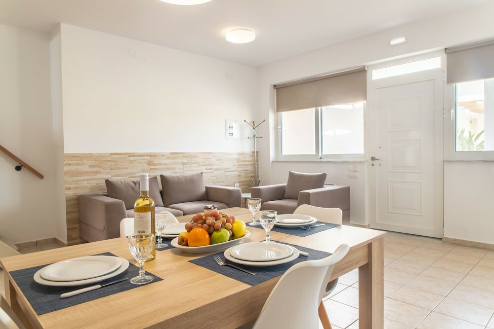 Фото Arigiri Apartments & Suites