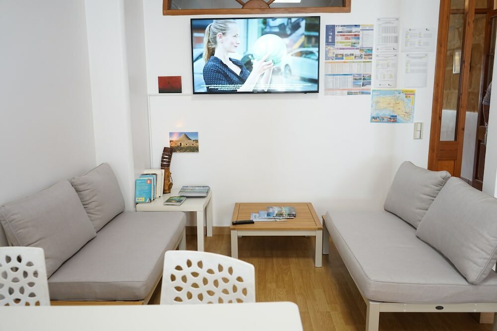 Фото Hostel Menorca - Albergue Juvenil