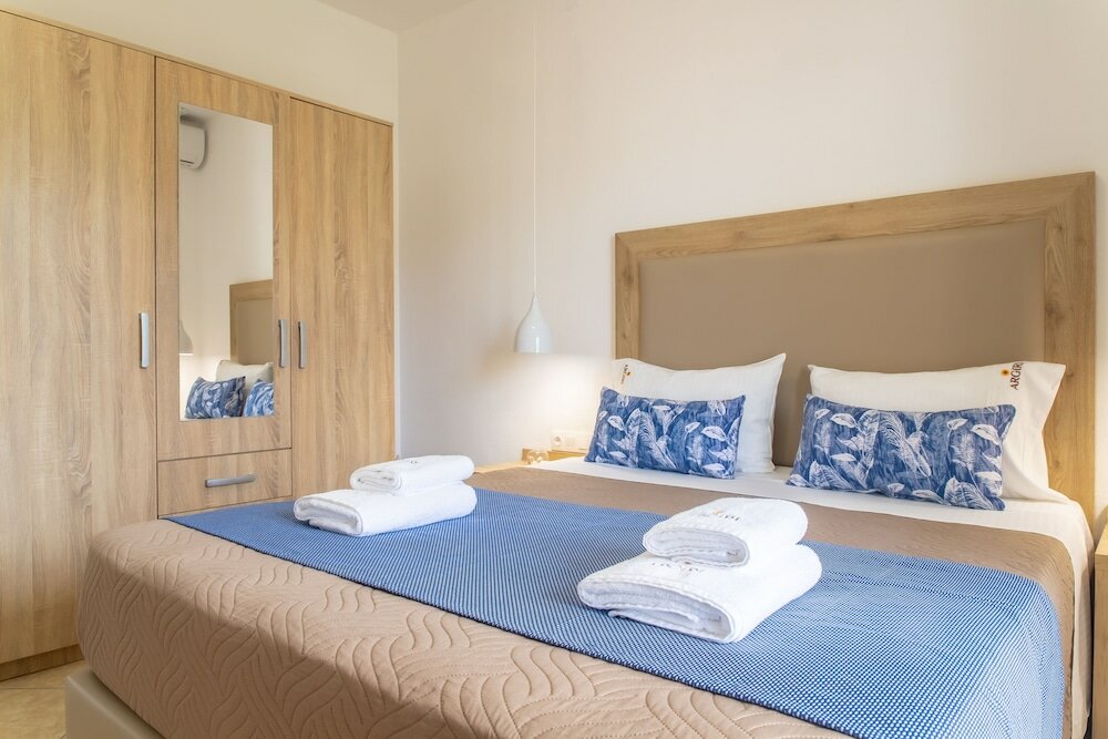 Фото Arigiri Apartments & Suites