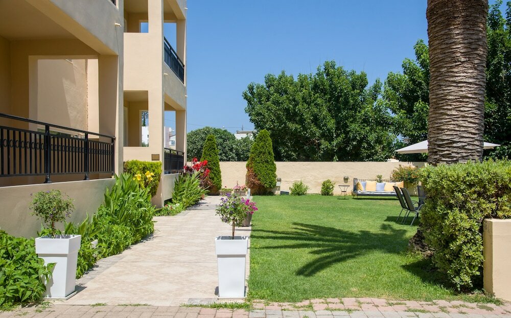 Фото Gianthea Studios and Apt