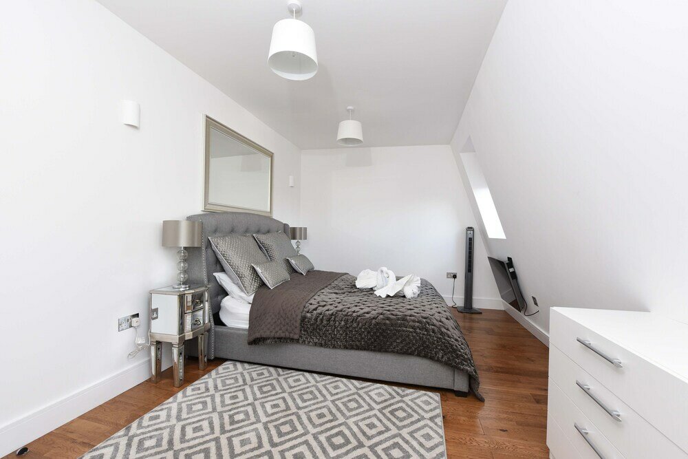 Фото Modern & Spacious 2 Bed Apartment at Clapham Junction